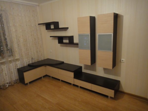 Модульная угловая стена